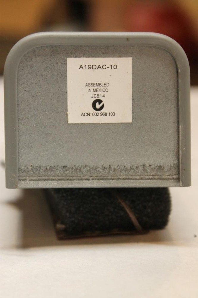 Johnson Controls A19DAC-10C Surface-Mounted Single-Stage Temperature Control ^