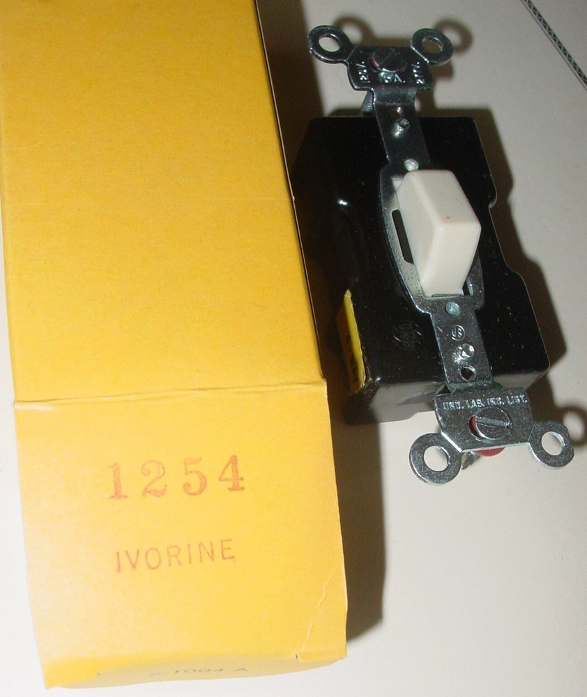 Vintage Hubbell 4-Way Push Button PresSwitch Flush Light Switch Ivory USA NOS