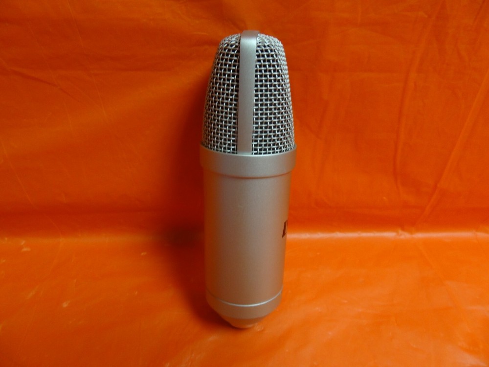LYX PRO 700XLR RECORDING CONDENSER MICROPHONE - SILVER