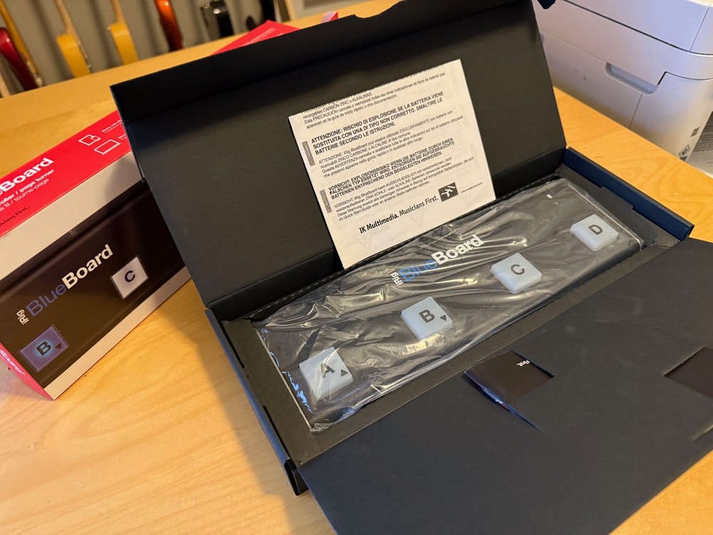 iRig BlueBoard Wireless Bluetooth MIDI controller / page turner. New in box.