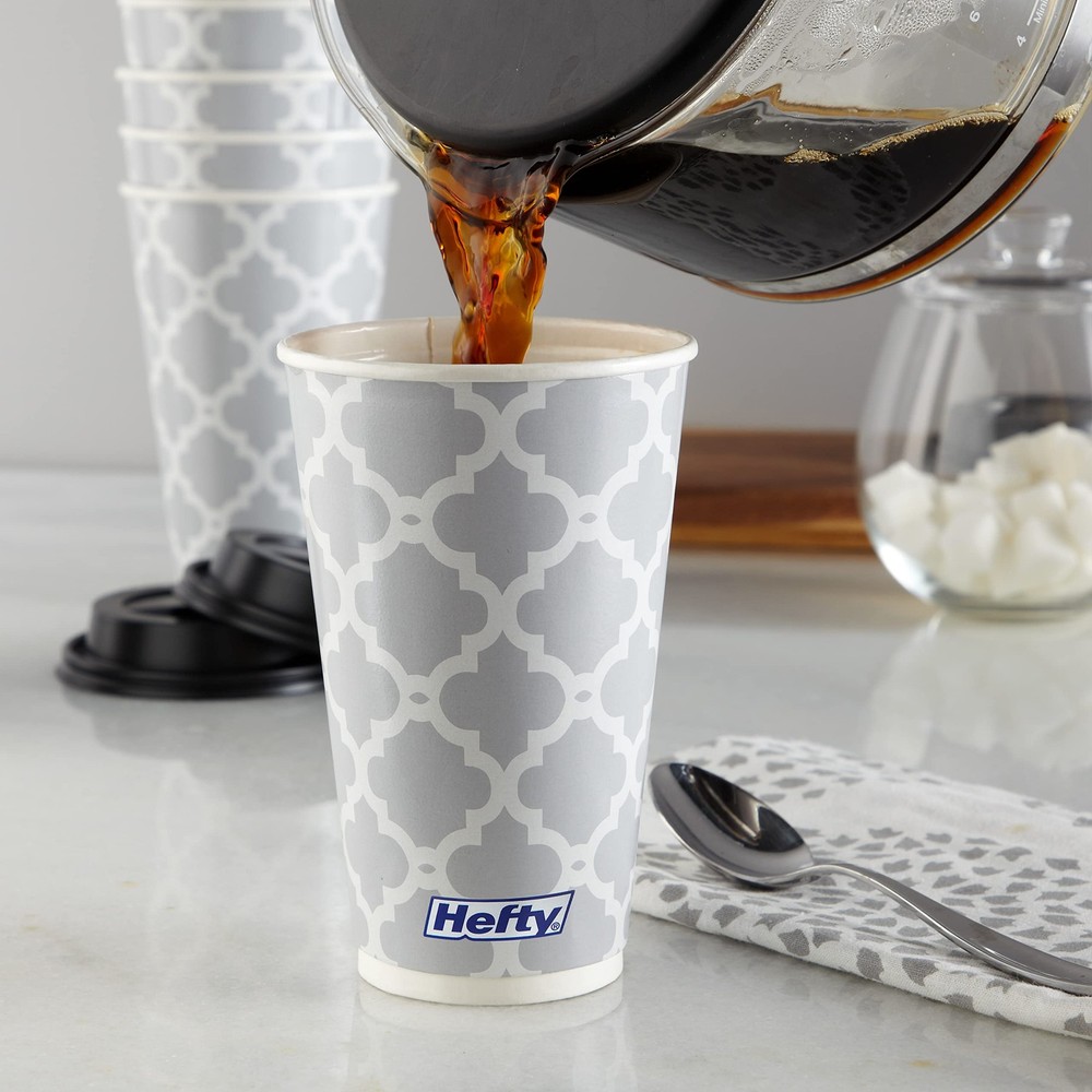 Hefty 16 Ounce Paper Coffee Cups with Lids 20 Count Double Wall Insulation