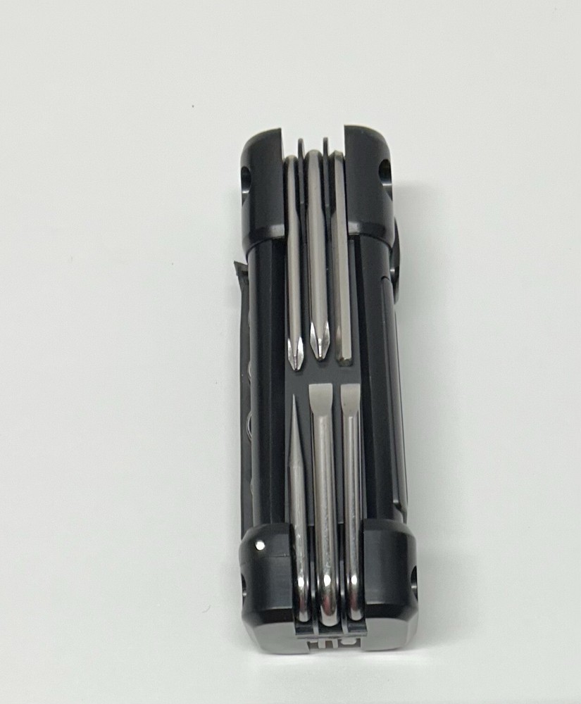 Sierra Club 16 In 1 Multi-tool - Mint