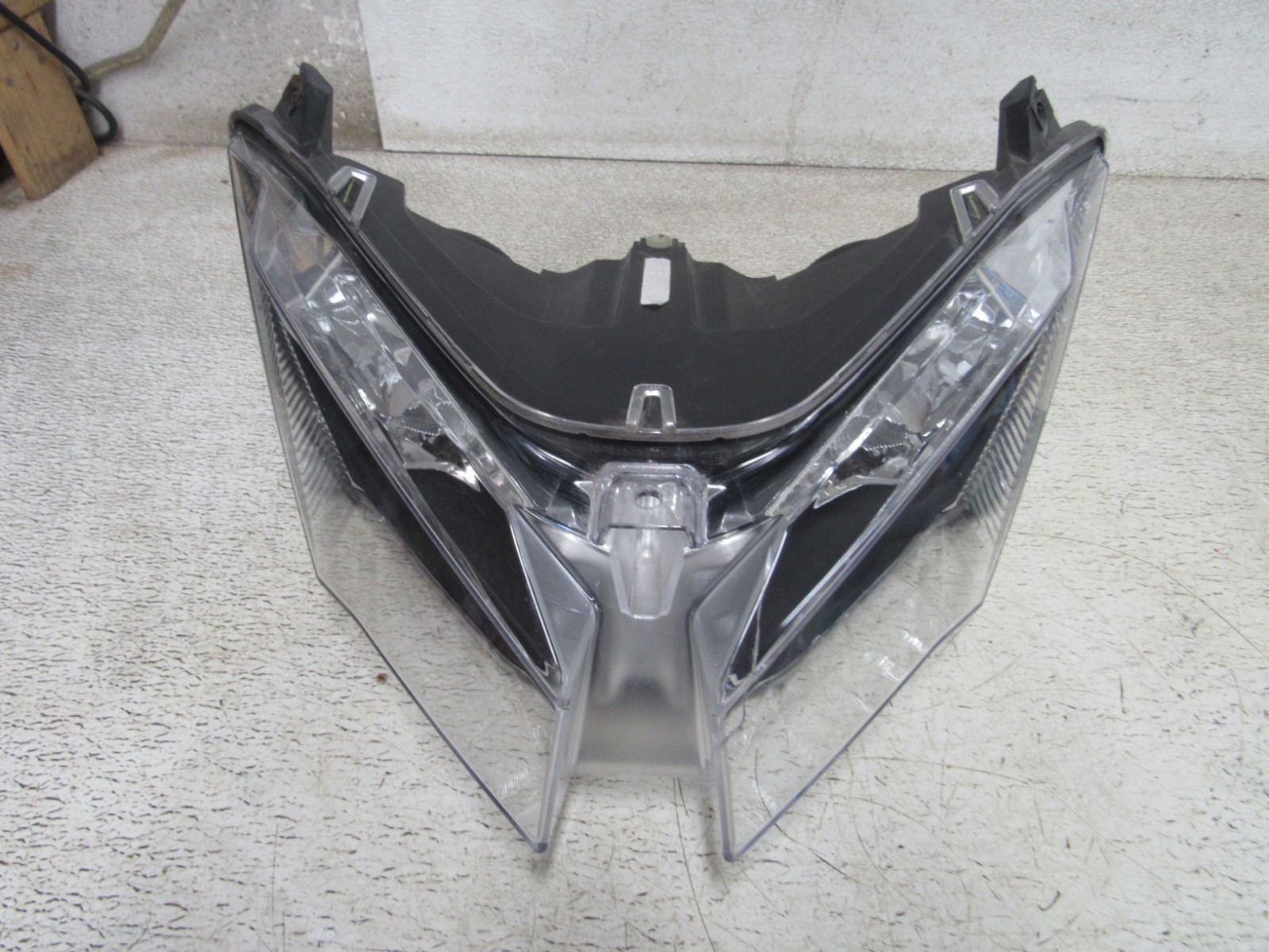 22 LYNX BOONDOCKER DS 850 E-TEC HEADLIGHT HEAD LIGHT LAMP CRACKED  OEM #0230