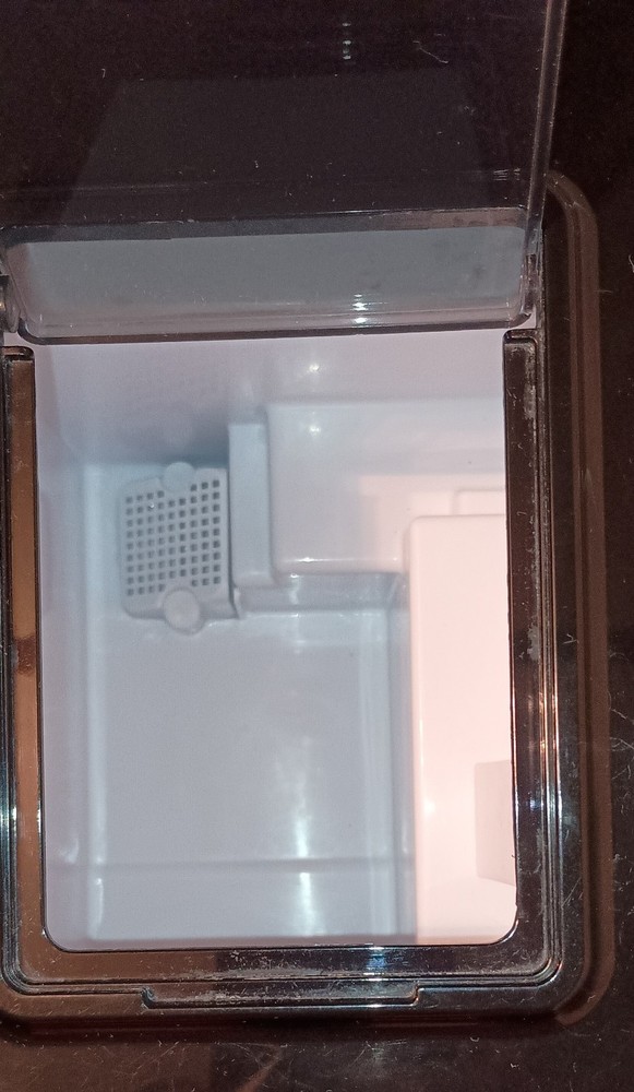 Euhomy Counter Top Ice Maker Model IM-FP