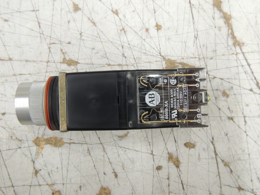 ALLEN BRADLEY 800MR-N46QB Locking Selector Switch