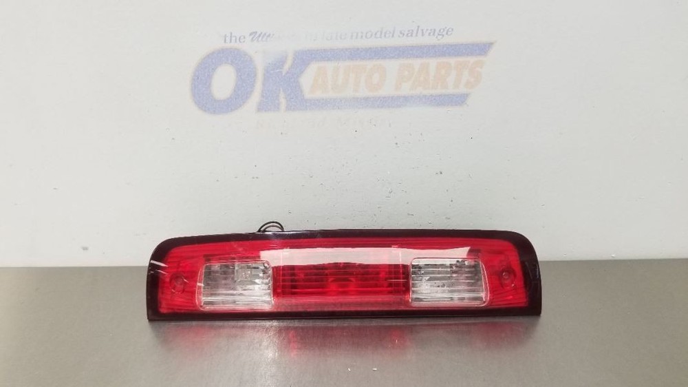 17 DODGE RAM 1500 HIGH MOUNTED STOP LIGHT INCANDESCENT