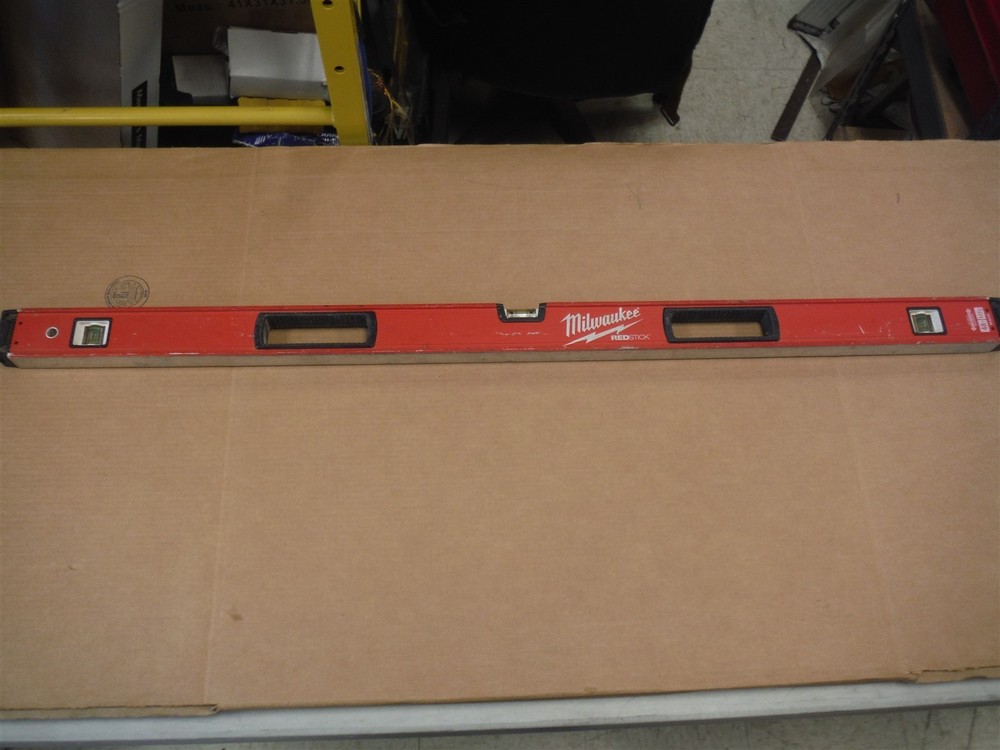 Milwaukee Red Stick 4' Level *NDR1