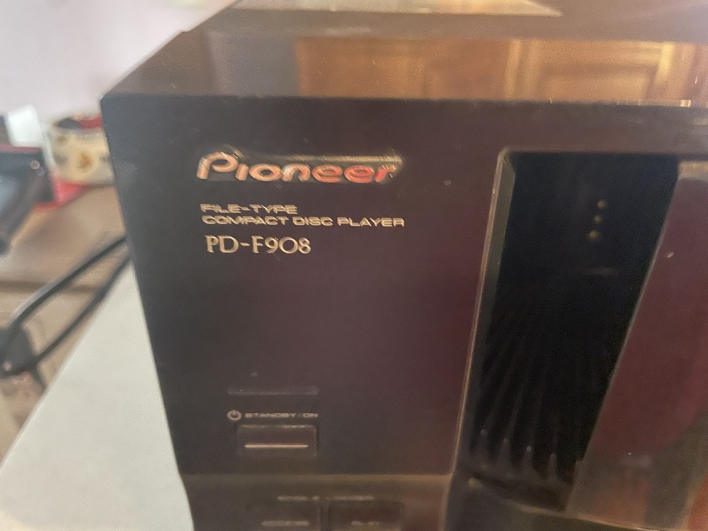 Pioneer F908 CD Player, turns on but has U2 code sometimes