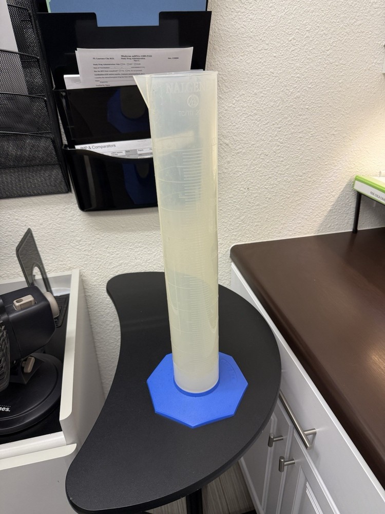 NALGENE 3663-2000mL Graduated Cylinder with PP Base.
