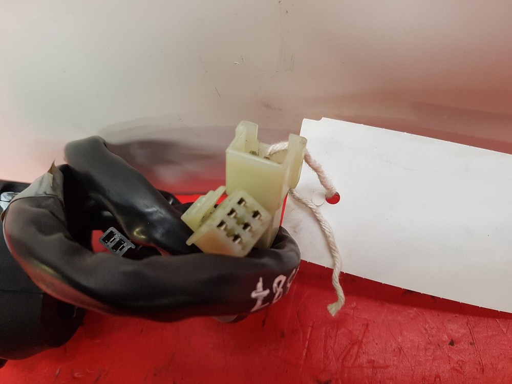 2018 YAMAHA MT 125 LEFT SIDE INDICATOR SWITCH