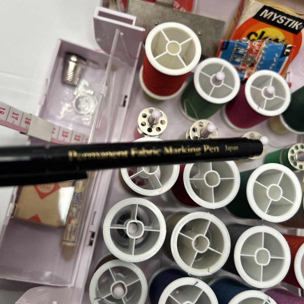 SINGER Sew Essentials Foldup Case Sewing Kit Portable Organizer w/ items include