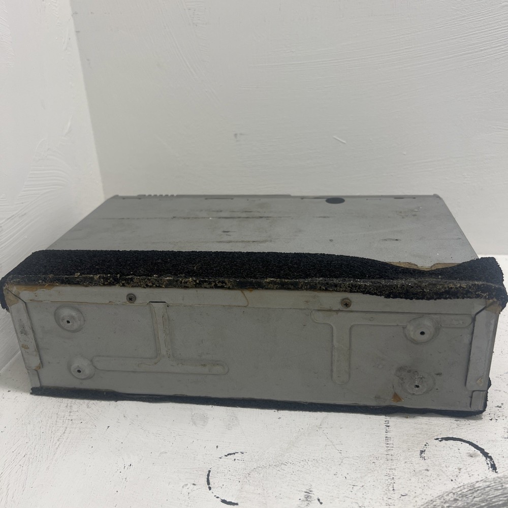 2000-2006 MITSUBISHI 10 DISC CD CHANGER SYSTEM CD-5852C