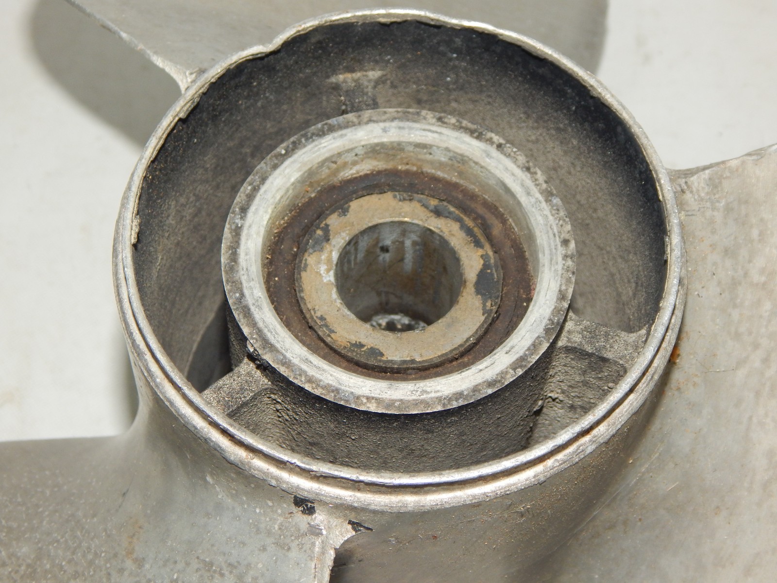 Aluminum Michigan Wheel Propeller 031036 15.75 x 17 - 15 Spline Mercury SMC376