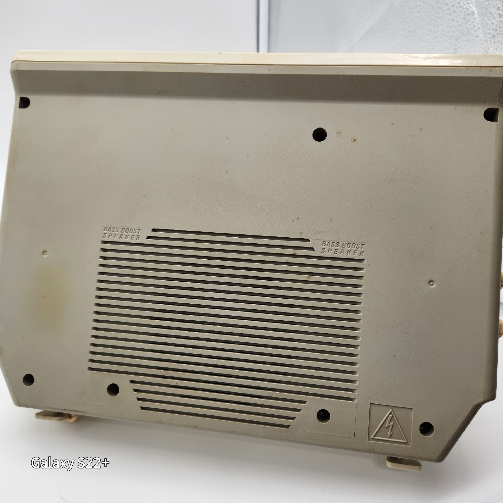 GE Spacemaker AM/FM Stereo Cassette Player Bass Boost #7-4275A has hardware