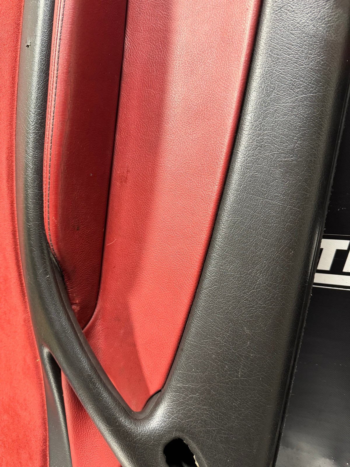 04-06 PONTIAC GTO 40TH ANNIVERSARY BLK AND RED DOOR PANEL SET LH AND RH #L414