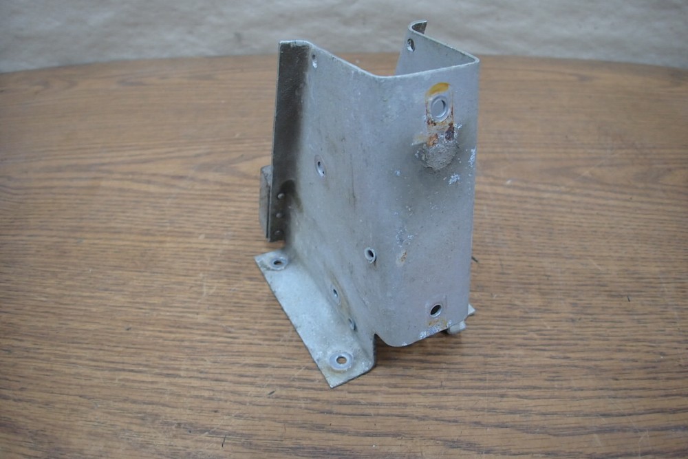 1966 BEECHCRAFT A23A MUSKETEER BRACKET PLATE OTHER