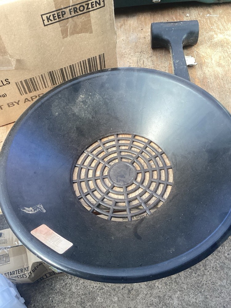 Berry’s Pan Reloading Sifter