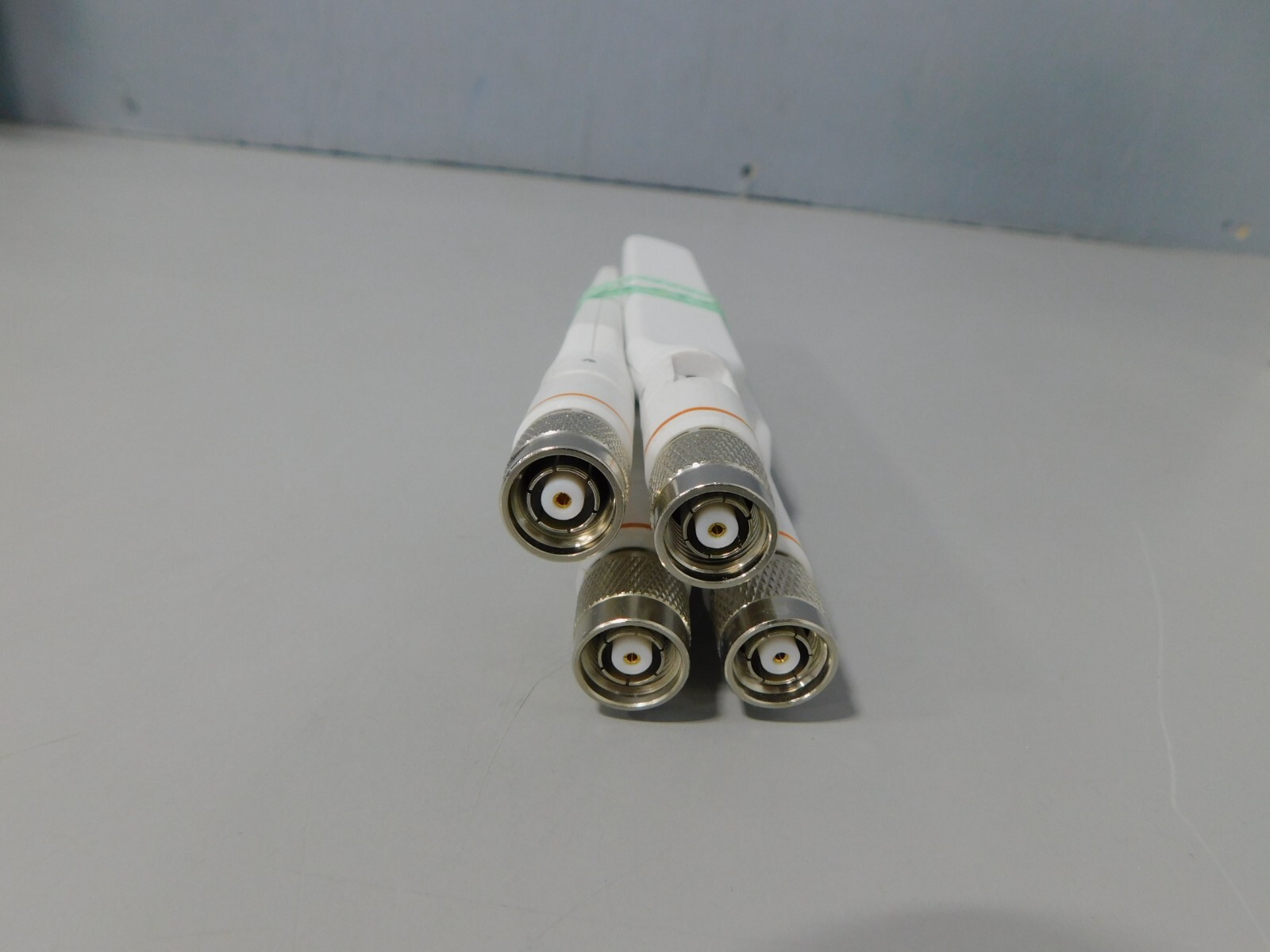 4x Used Cisco Antenna 2.4-GHz / 5-GHz Dual-band (RP-TNC) AIR-ANT2524DW-R= WHITE