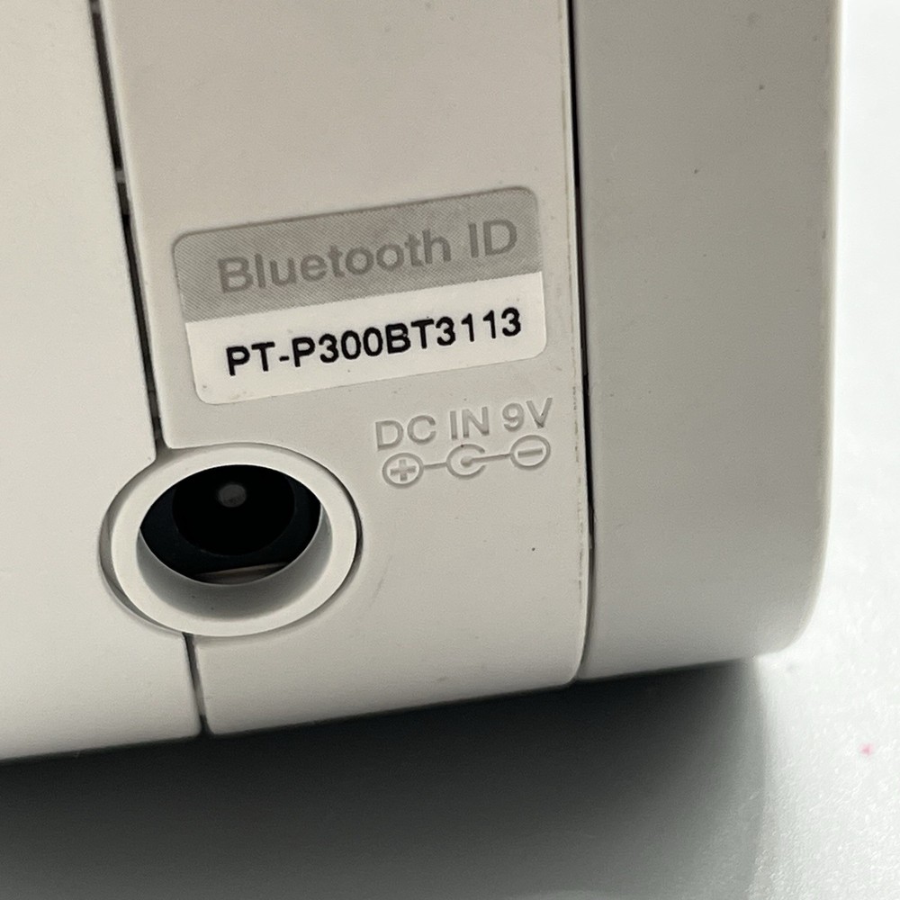 Brother P-Touch PT-P300BT Cube Smartphone Bluetooth Wireless TESTED