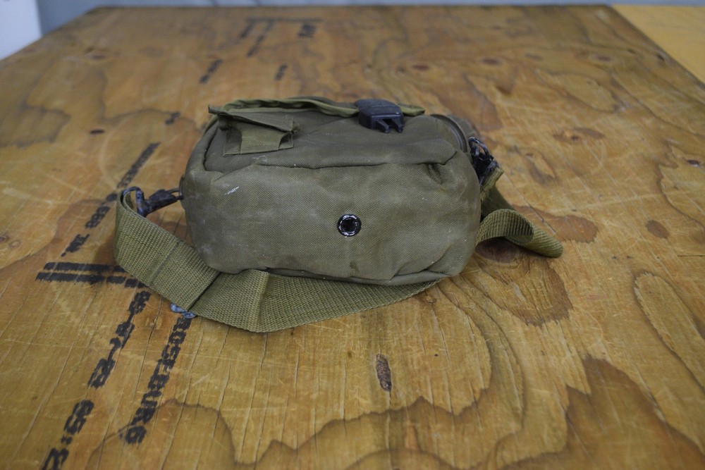 Vintage US Military 2 Quart Collapsible Canteen Cover Pile Lining Strap Case
