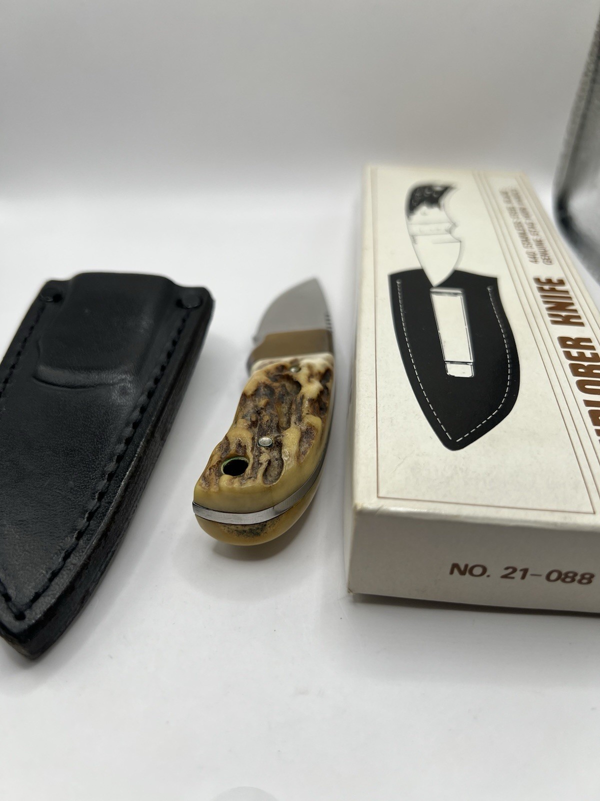 Gutmann Explorer vintage stag horn handle knife with box sheath