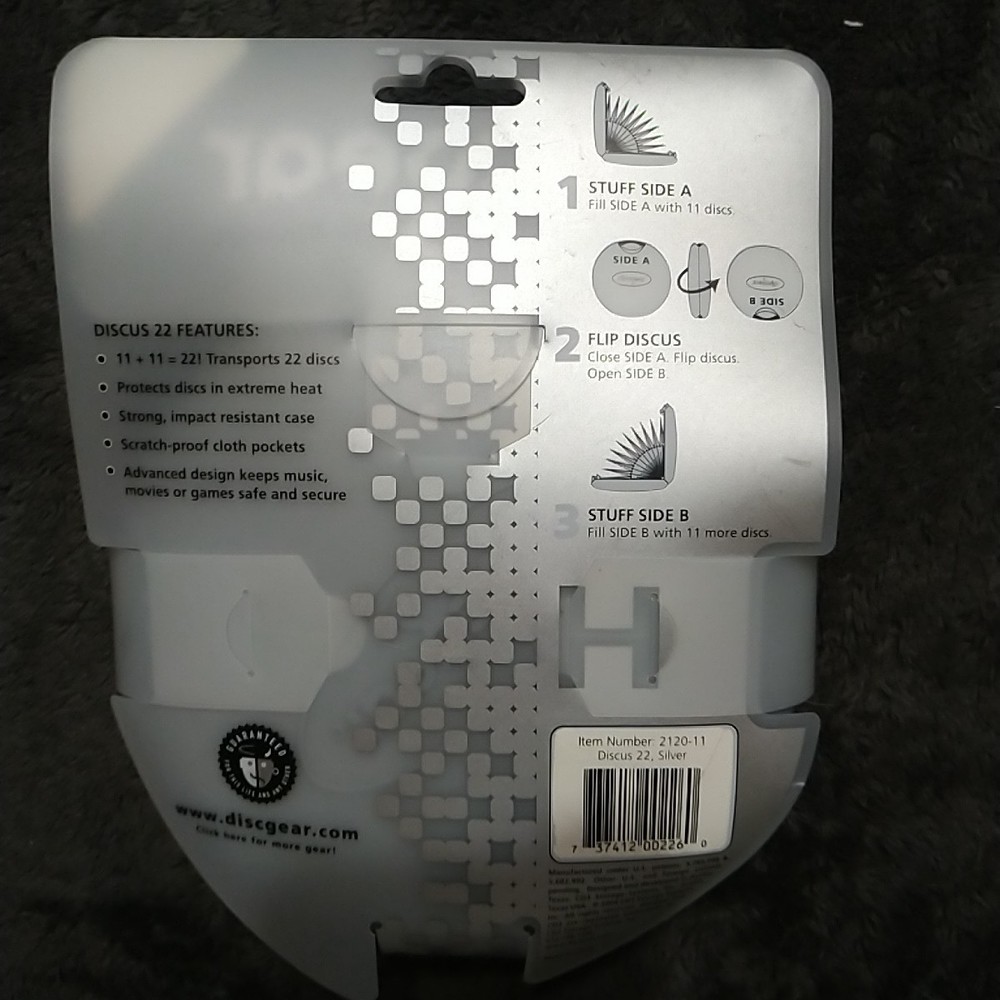 DISCGEAR 22-Disc Discus CD DVD Game Holder Hard-Shell Storage Case Gray