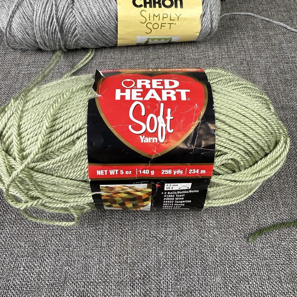 Yarn Read Heart , Caron lot