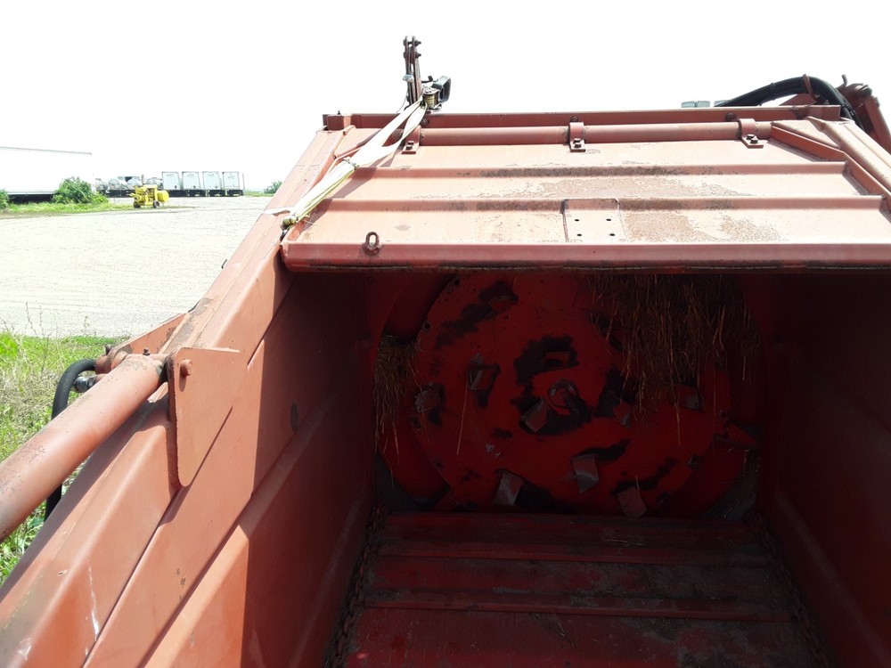 Jeantil DP 3000 Straw Unloader/Distributor