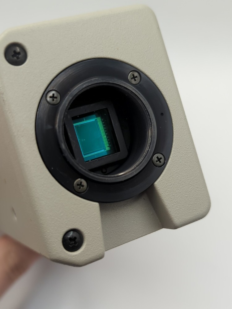 Sony DXC-151A Hyper HAD CCD-IRIS/RGB Color Video Camera