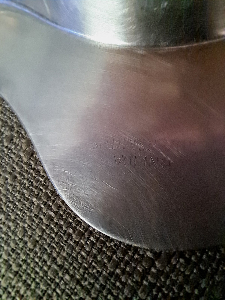 Oneida Silversmiths - 7 1/2" x 6" - Shell Shaped Nut Dish