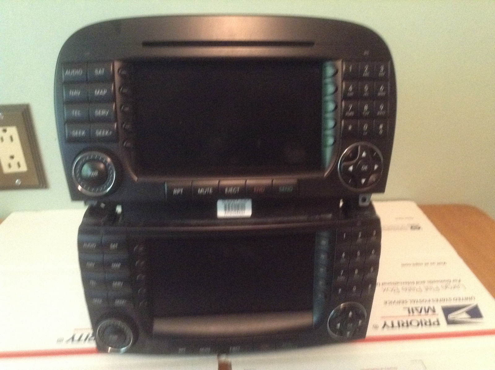 MERCEDES SL COMAND,COMMAND HEADUNIT REPLACE/NEW-LCD : 2005-2008 / $330
