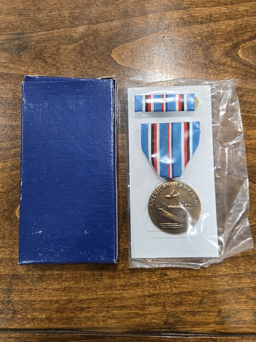 WWII U.S. American Campaign MEDAL and RIBBON BAR Set in Bag /COMPLETE