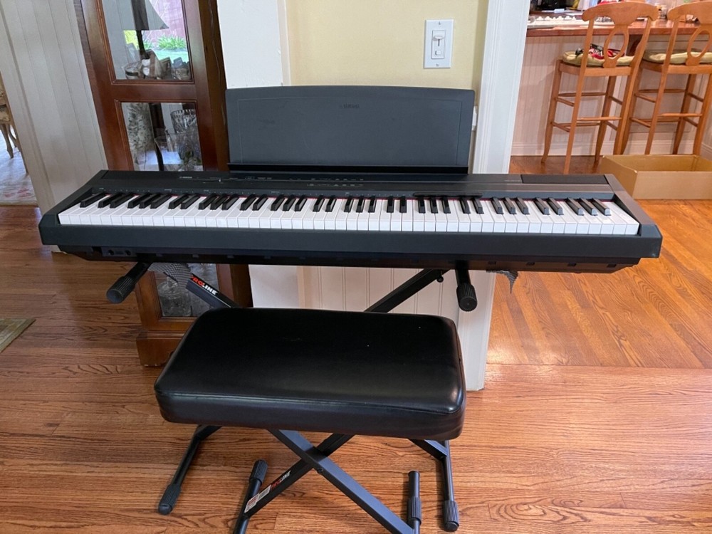 Yamaha Digital Keyboard P105 Excellent Condition!