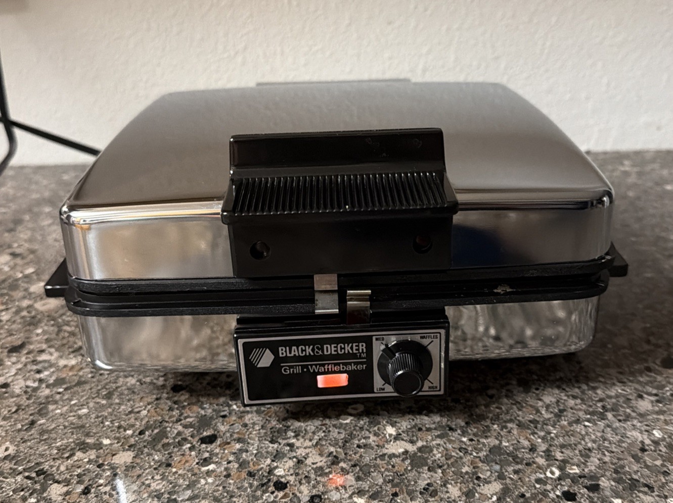 Black & Decker 3 in 1 Waffle Baker Maker Grill G48TD Tested Works Great Clean