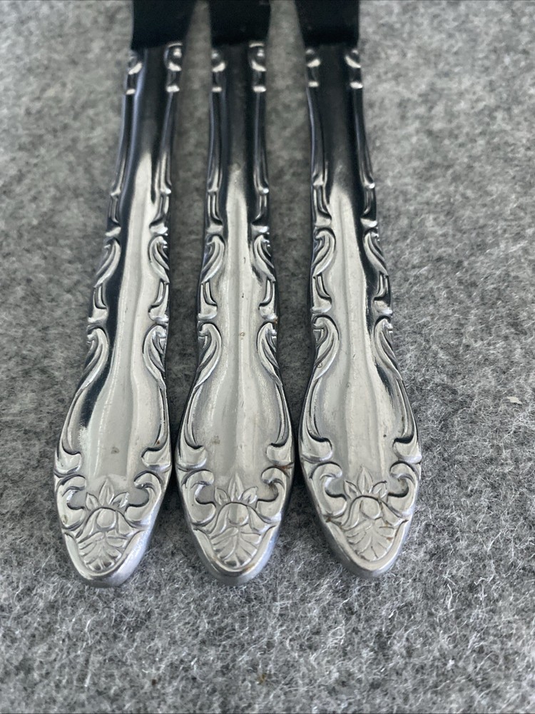 3 TOWLE/SUPREME CUTLERY STAINLESS FLATWARE, "PIERRE" PATTERN, DINNER KNIVES
