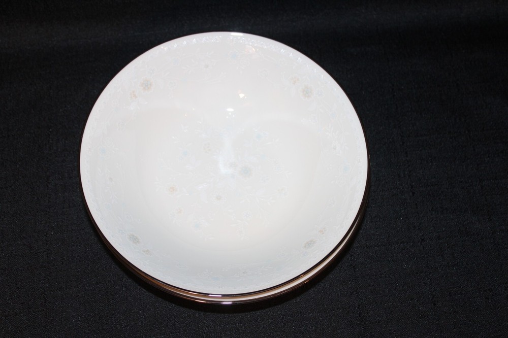 Beautiful Noritake Refinement Round Serving Bowl with Platinum Trim