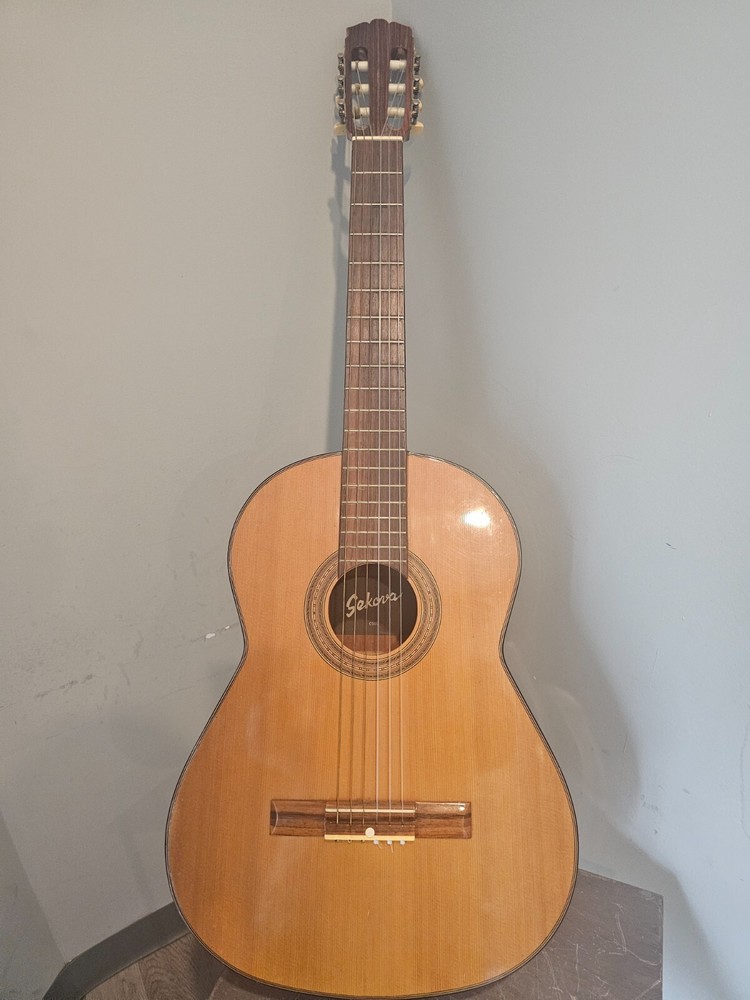 Sekova Acoustic Classical Guitar Model c500