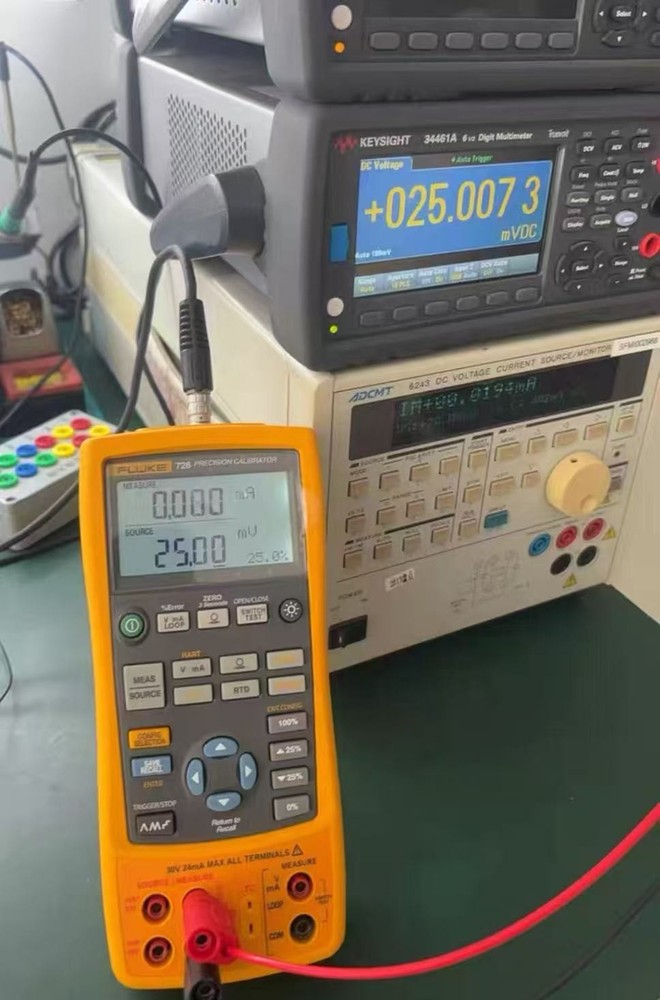 Fluke 726 Precision Multifunction Process Calibrator