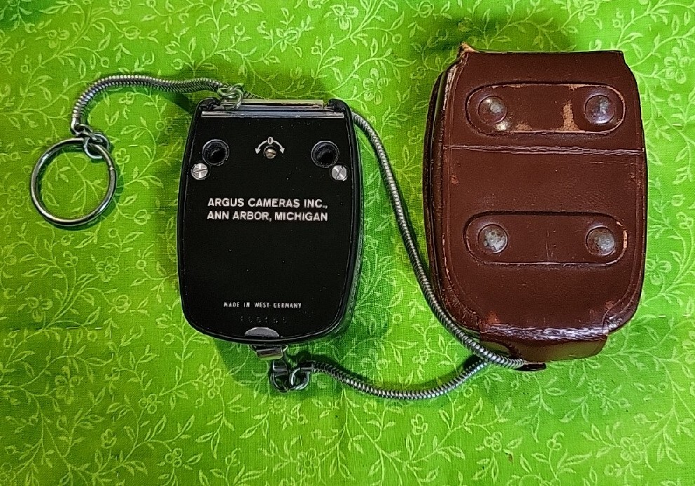 Vintage Argus Camera Light Exposure Meter with Leather Case