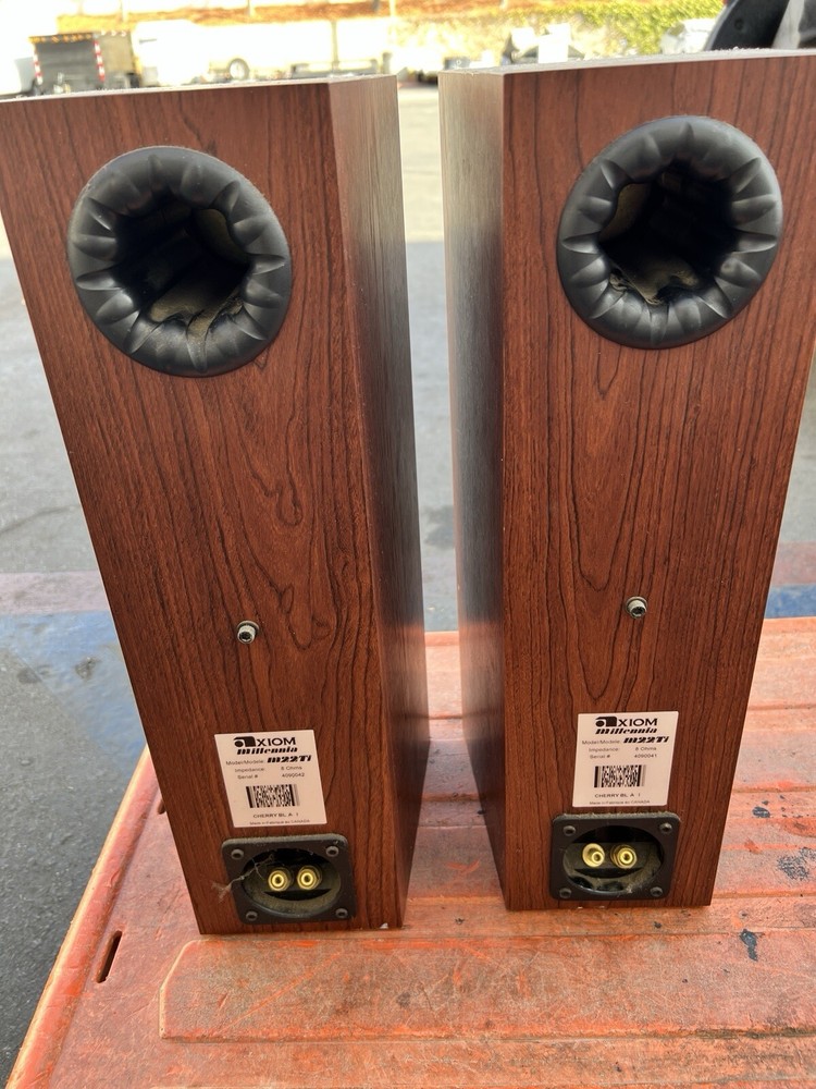 Axiom M22Ti Bookshelf Speakers