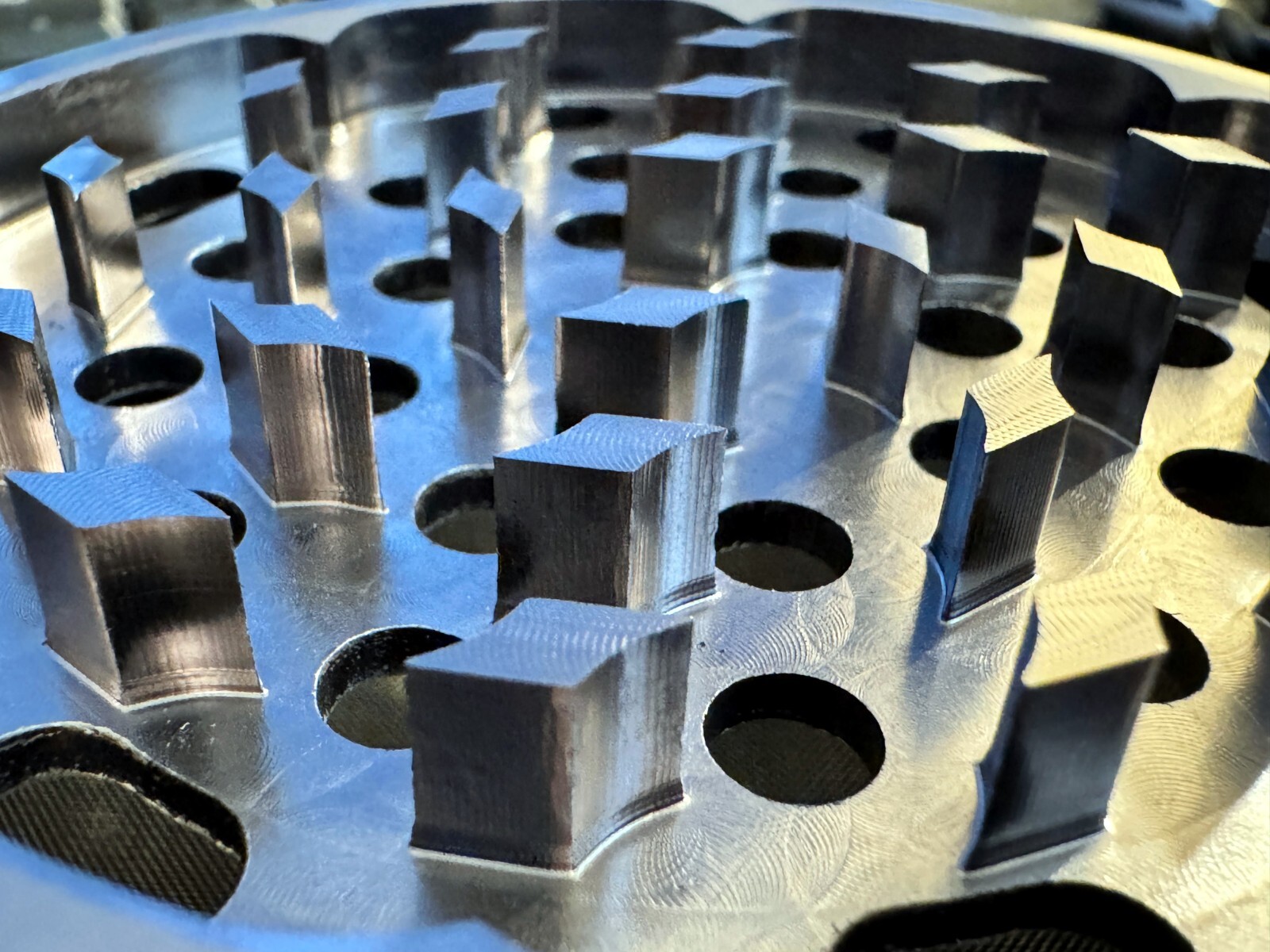 CRUSH LABS 4PC 4"-Inch (100mm) Aluminum Herb Grinder – GUNMETAL Anodized Quality