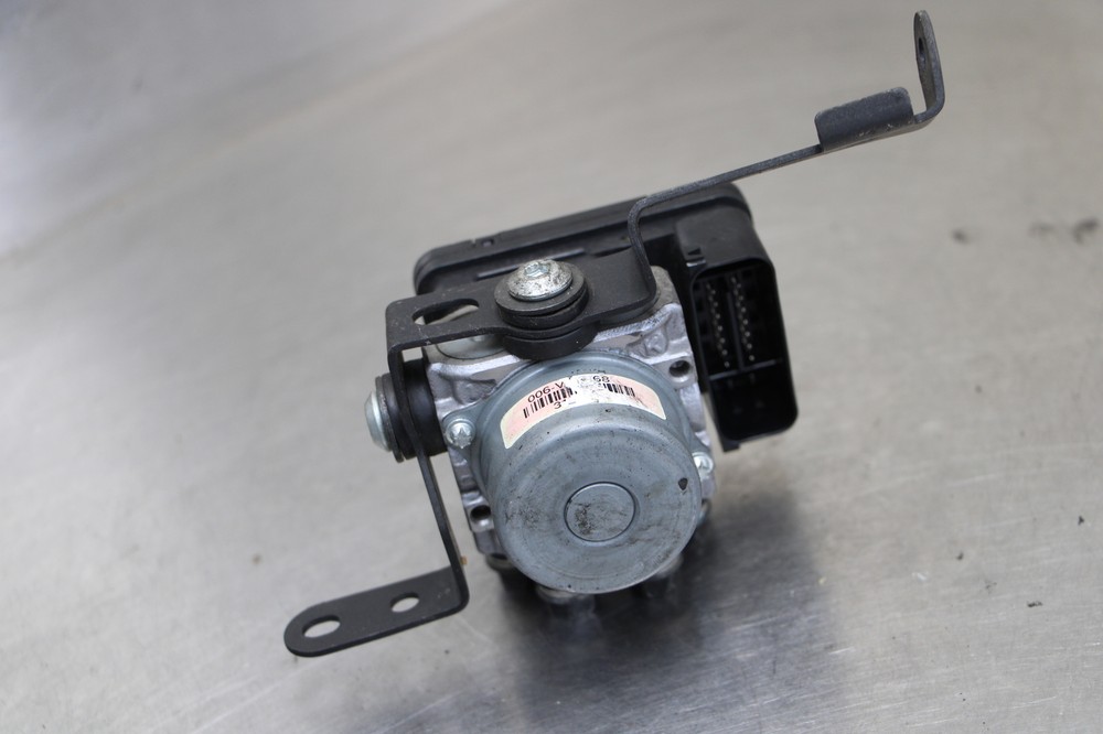 18-23 KAWASAKI NINJA 400 ABS PUMP UNIT MODULE
