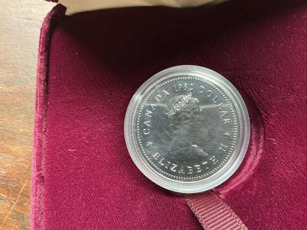 1982 Dollar Canada 1867 Confederation 1982 Constitution Coin