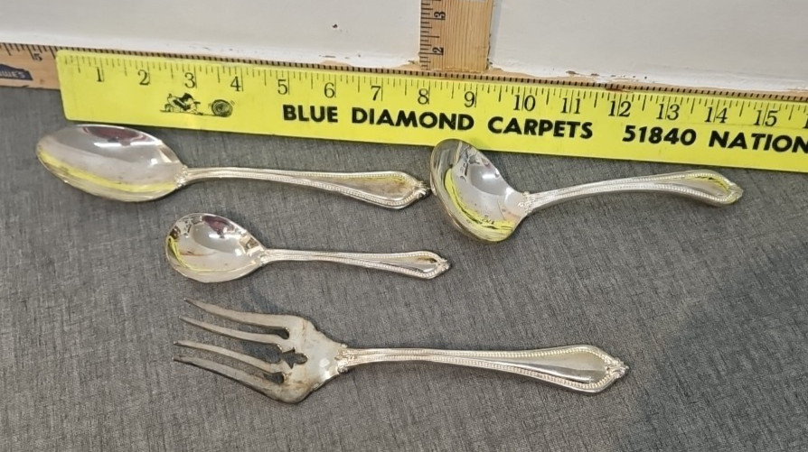 International Silver-Plated Yorkshire Bead Flatware Serving Set 4 Pieces