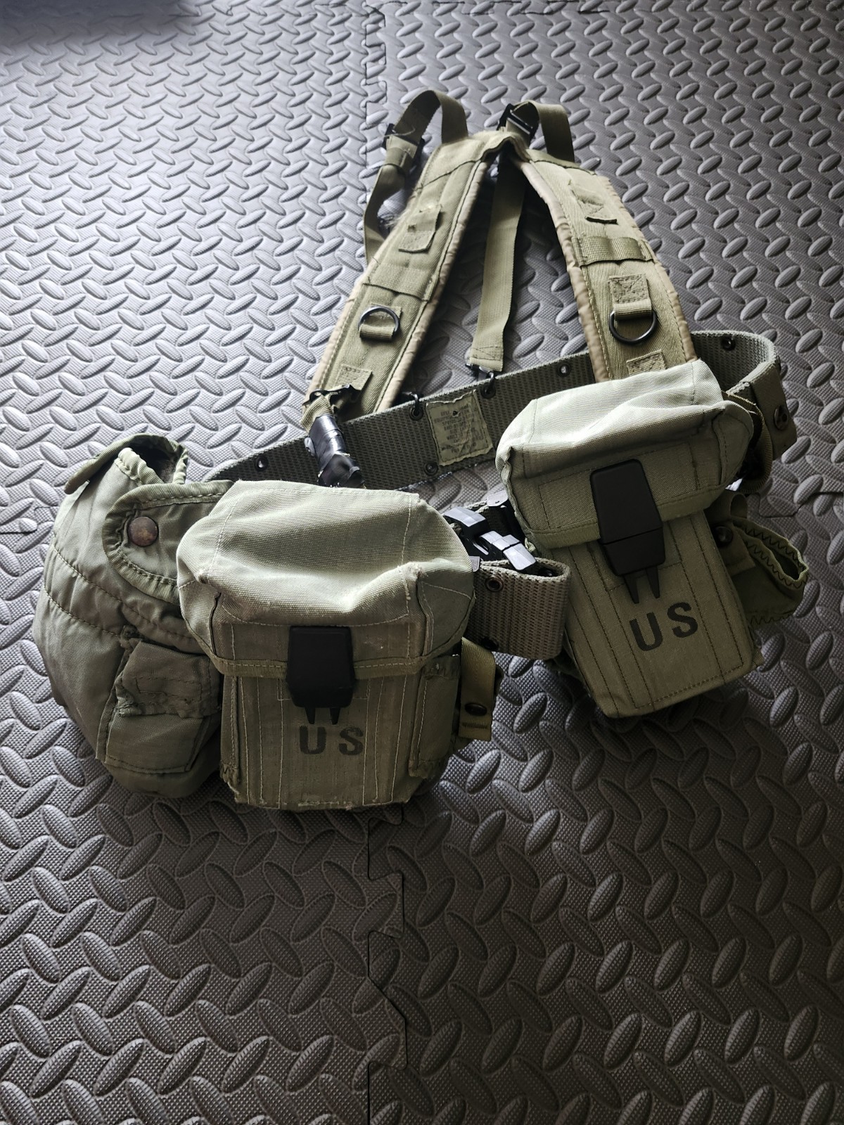 USGI ALICE SET WEB GEAR w/ CANTEEN / AMMO POUCHES SUSPENDERS BELT / BUTTPACK