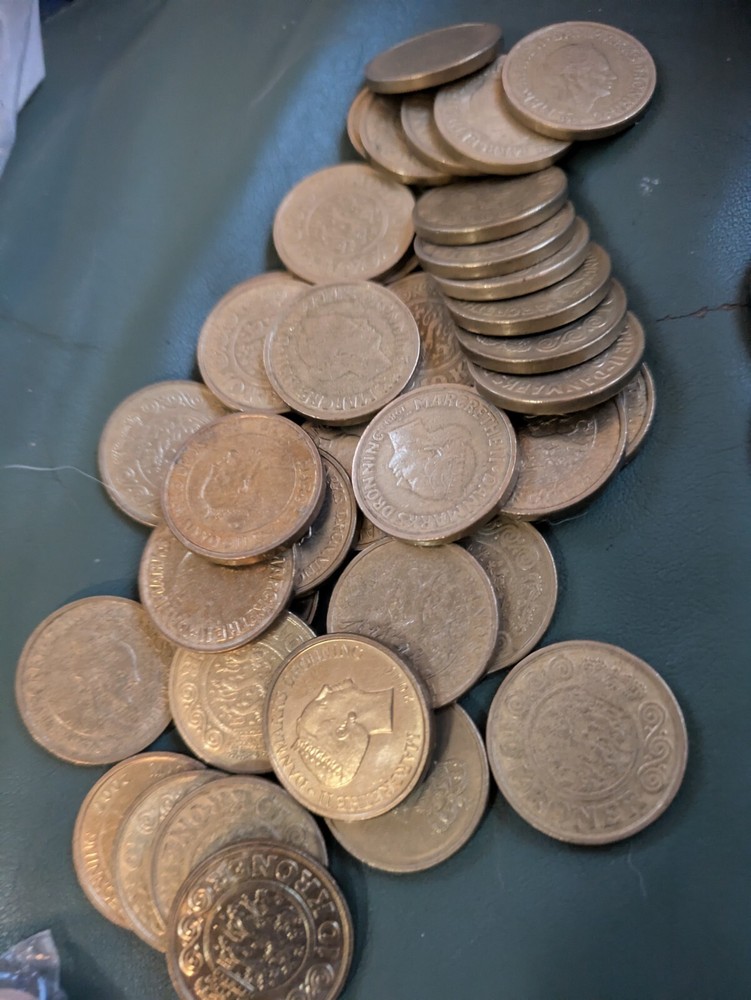 DENMARK 10 KRONER Small Size Current (1 Each Per Auction)
