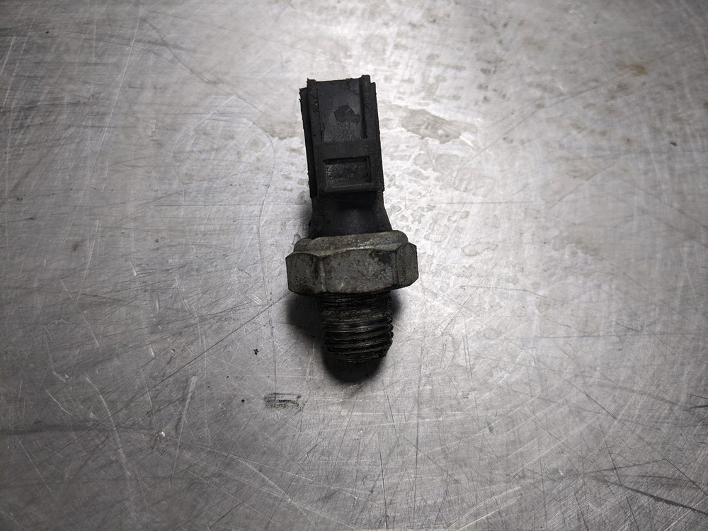 Engine Oil Pressure Sensor For 00-04 Ford Focus 2.0