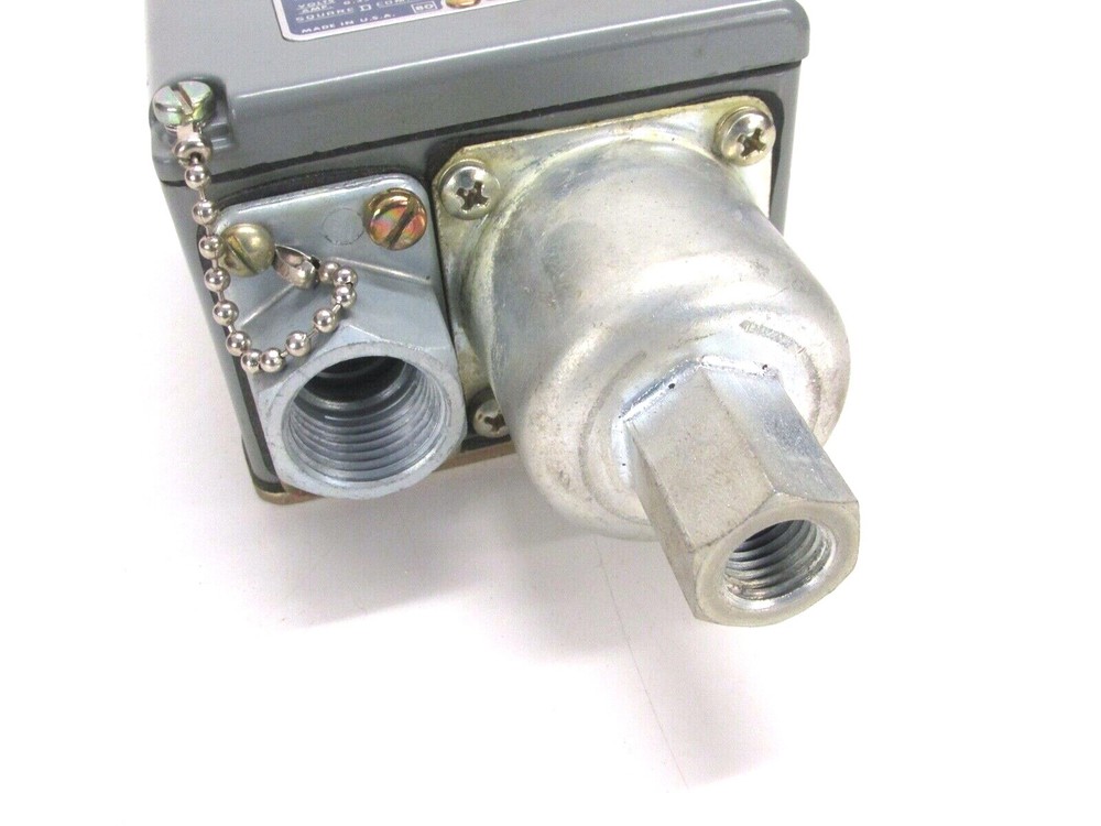 SQUARE D ser B PRESSURE DIFFERENTIAL SWITCH, 100 PSI, AEW5