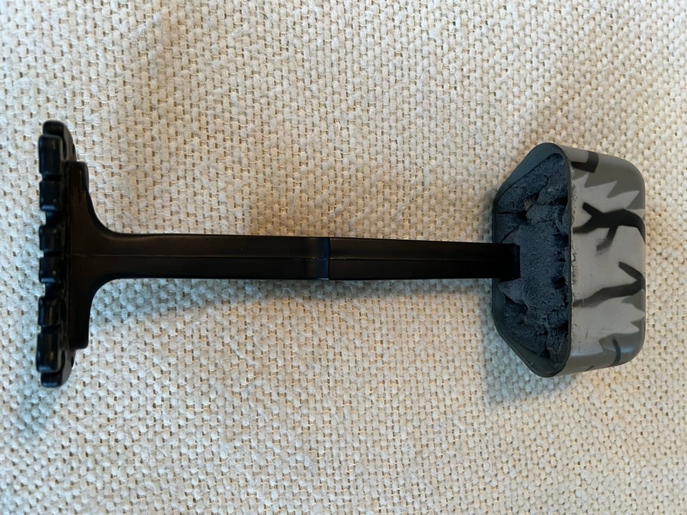 Vintage Plastic 6 Arrow Quiver