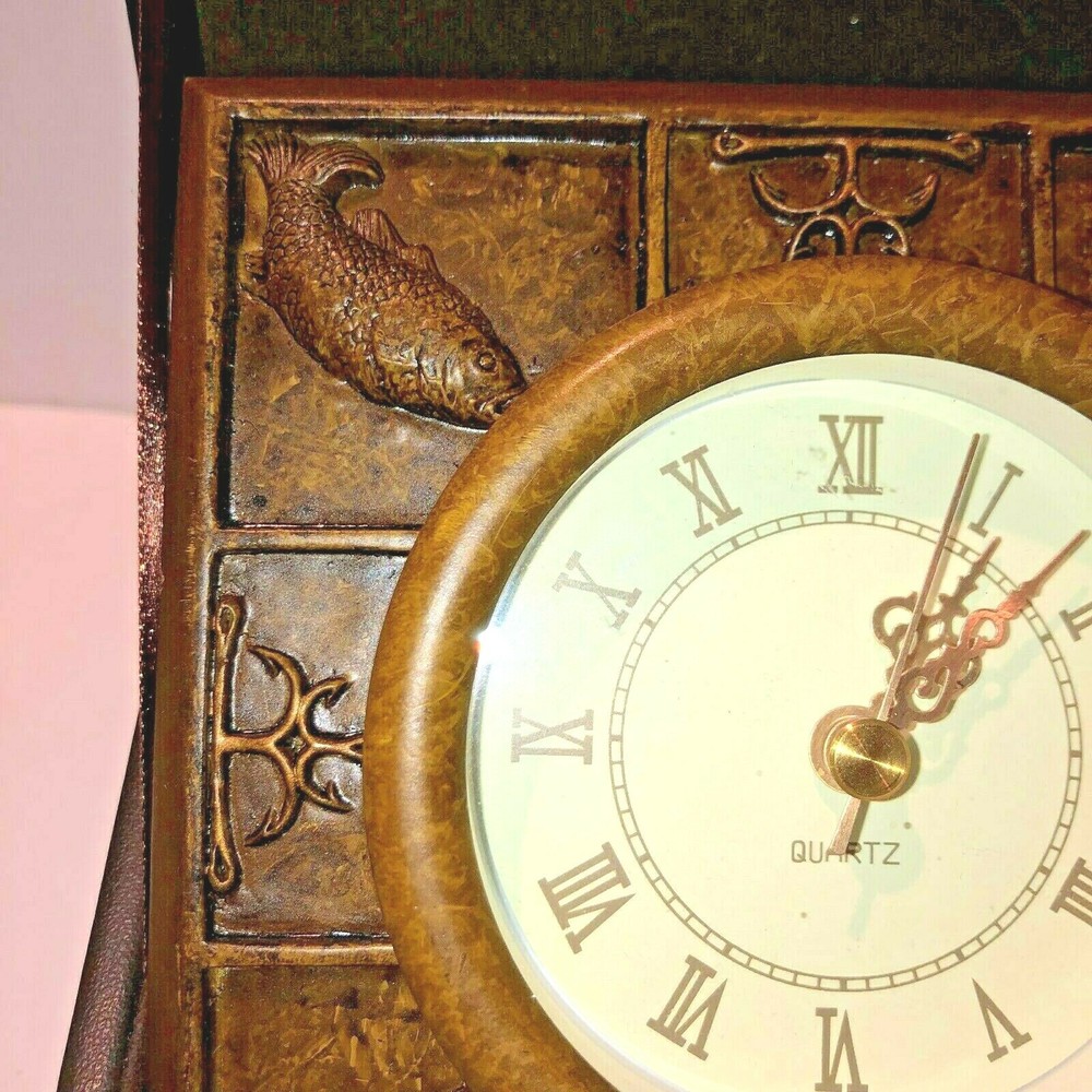 Desk Clock Quartz Fish Design In Storage Box